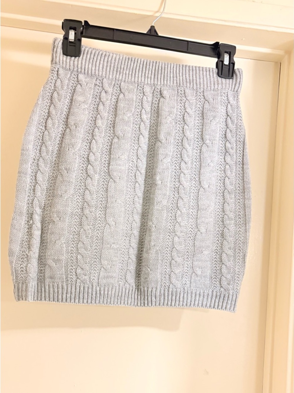 NWOT SHEIN Light Gray Cable Knit Mini Skirt